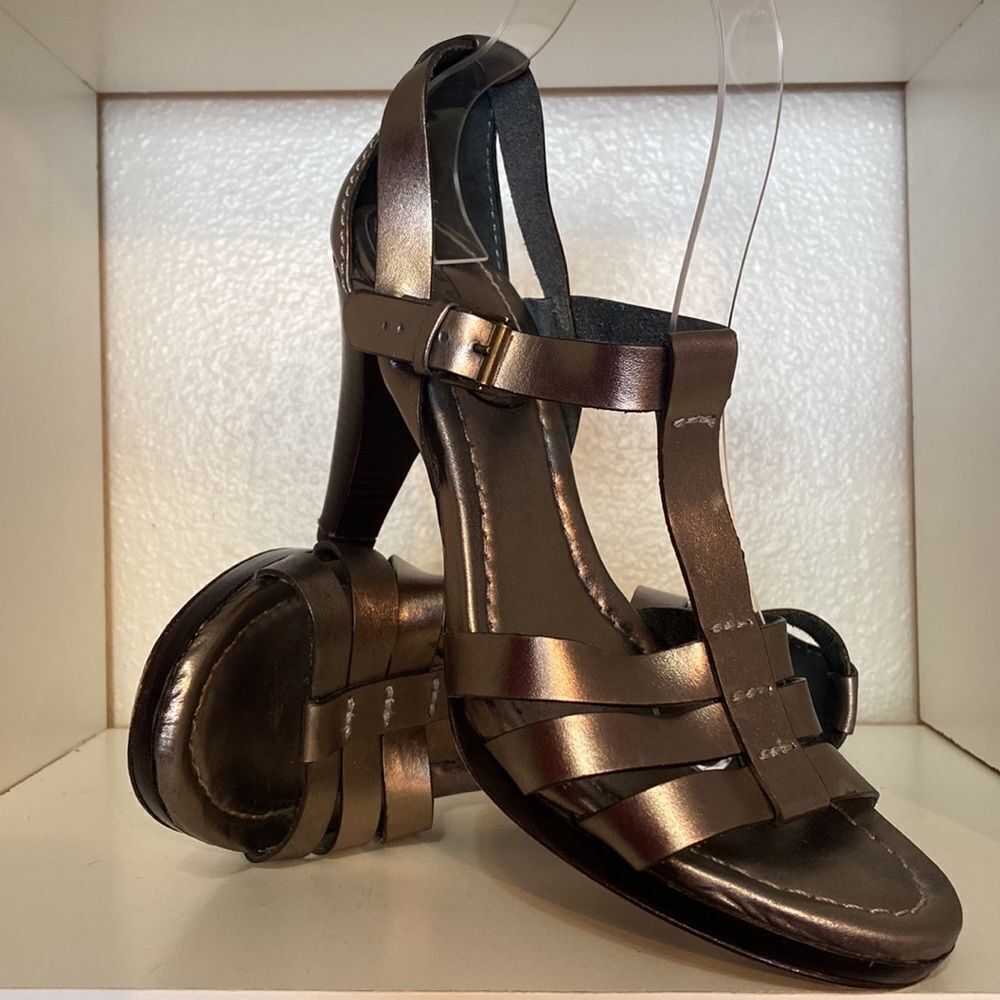 Boden Womens Metallic Pewter T Strap Heel Sandals - Picture 7 of 14